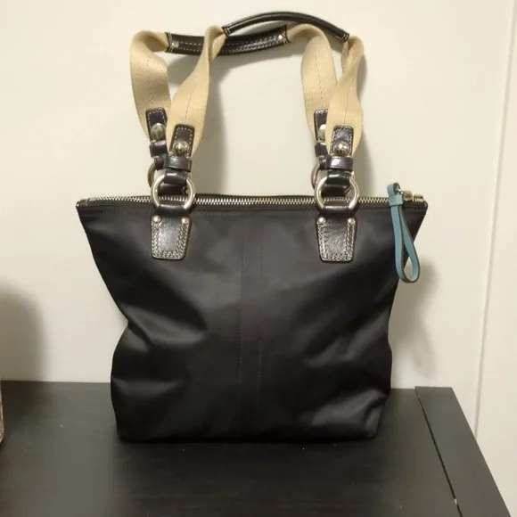 Coach mini tote - Picture 2 of 11